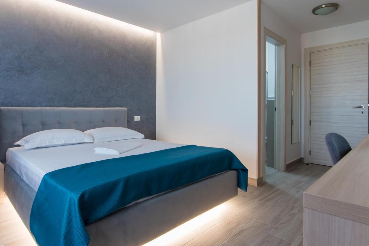 Suite,1033273253:JPEG